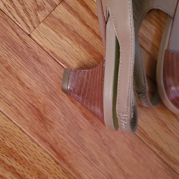 Salvatore Ferragamo Sling Back Sandals - Picture 5 of 10